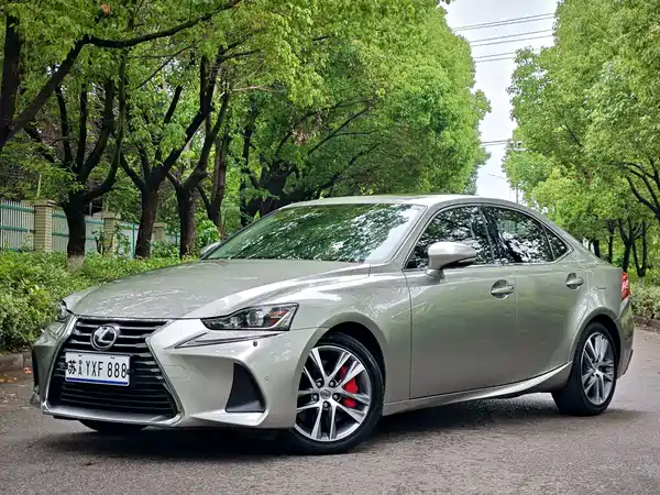 Lexus IS 2017