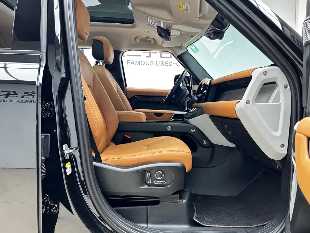 Land Rover Defender 2024 — фото 22