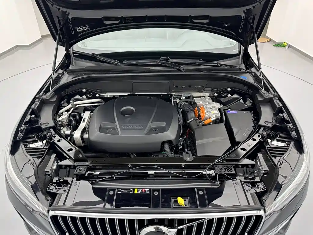 Volvo XC60 Plug-In Hybrid 2023 — фото 26