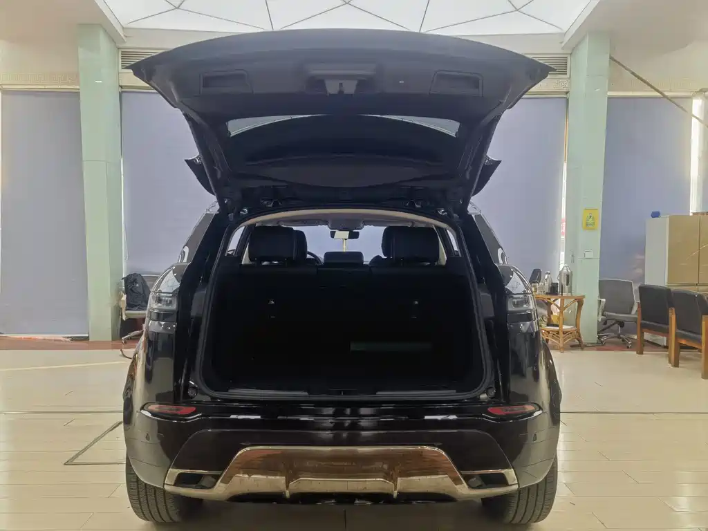 Land Rover Evoque 2023 — фото 14