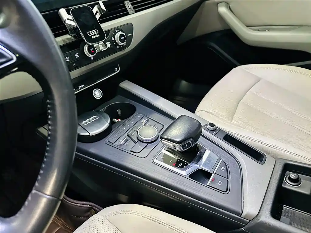 Audi A4L 2017 — фото 11