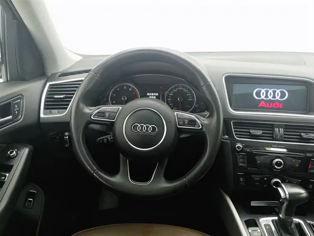 Audi Q5 2017 — фото 11