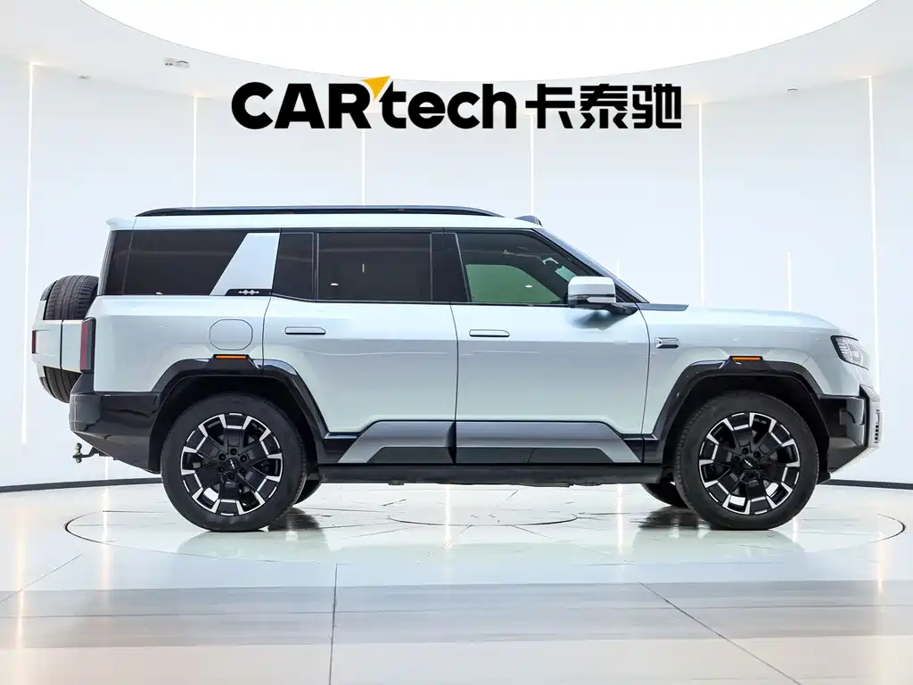 Fang Cheng Bao Leopard 8 2025