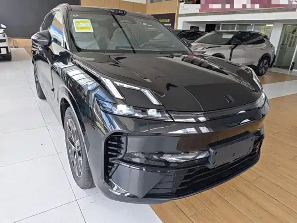 Lynk & Co 08 EM-P 2026