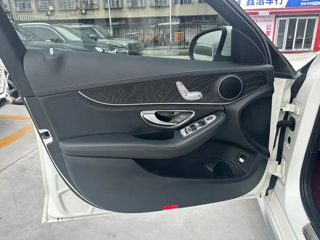 Mercedes-Benz C-Class 2018 — фото 14