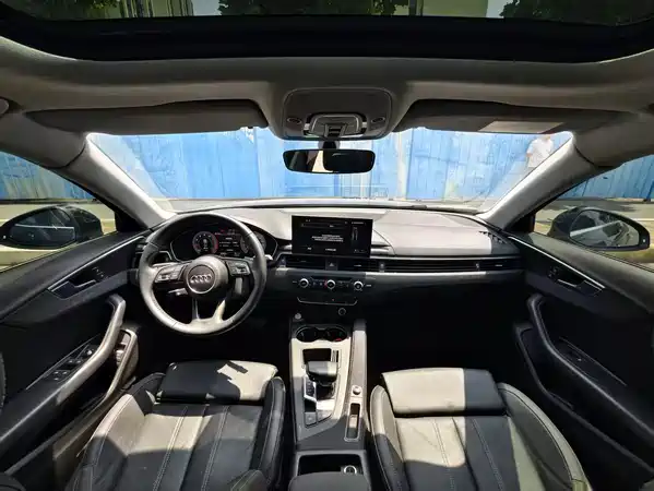 Audi A4L 2020