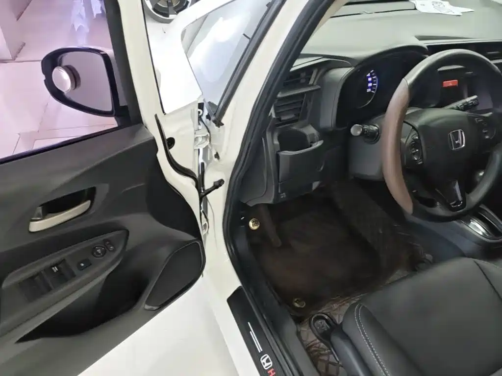 Honda Fit 2015 — фото 16