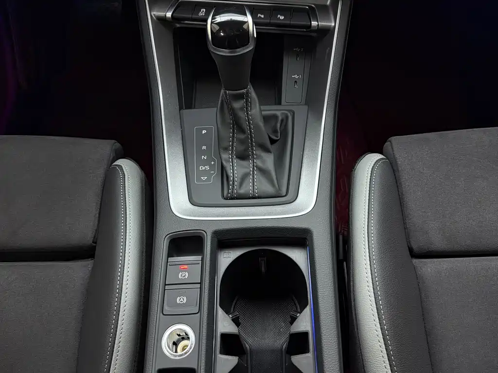 Audi Q3 2022 — фото 12