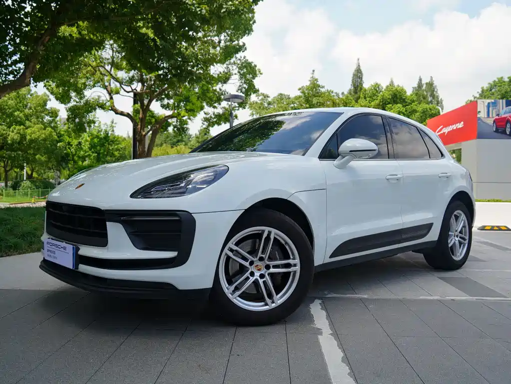 Porsche Macan 2023 — фото 1