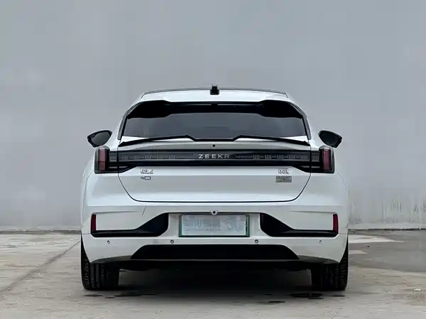Zeekr 001 2022
