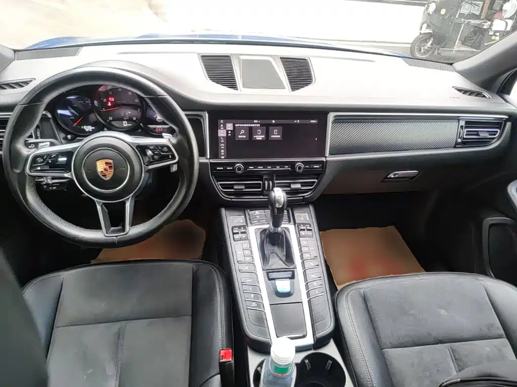Porsche Macan 2019 — фото 10