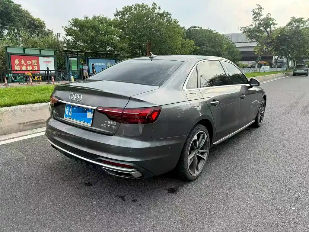 Audi A4L 2021