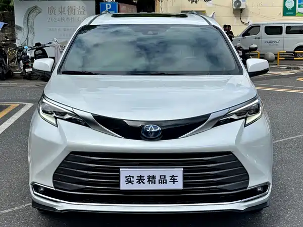 Toyota Sienna 2022