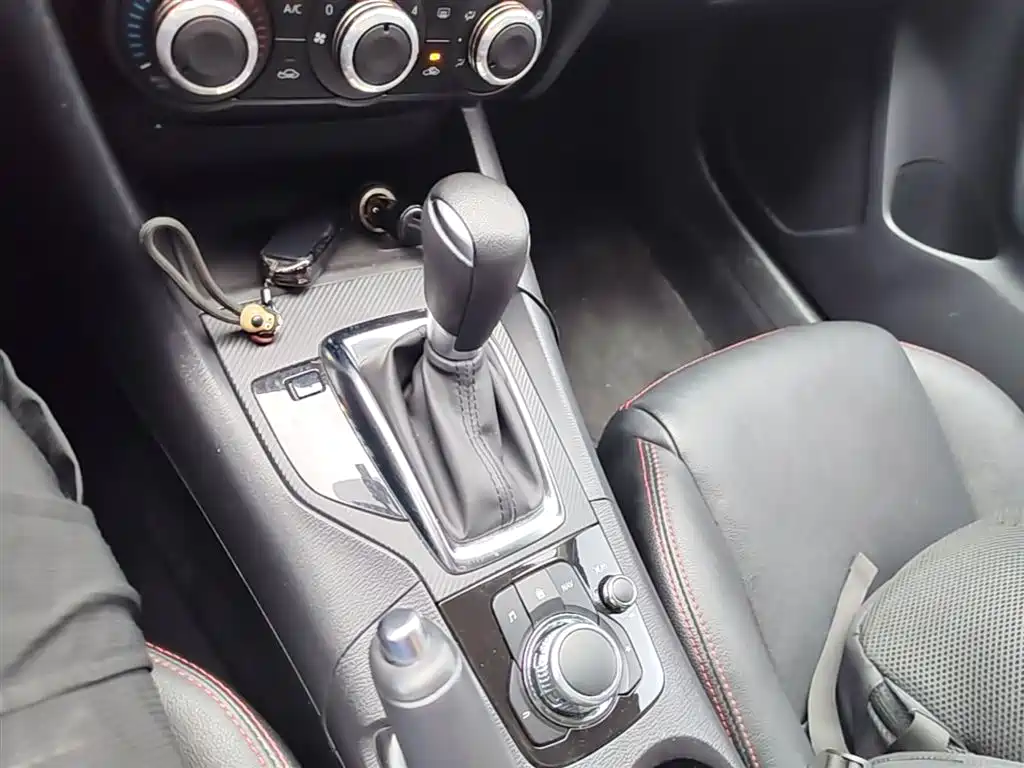 Mazda 3 Axela 2016 — фото 14