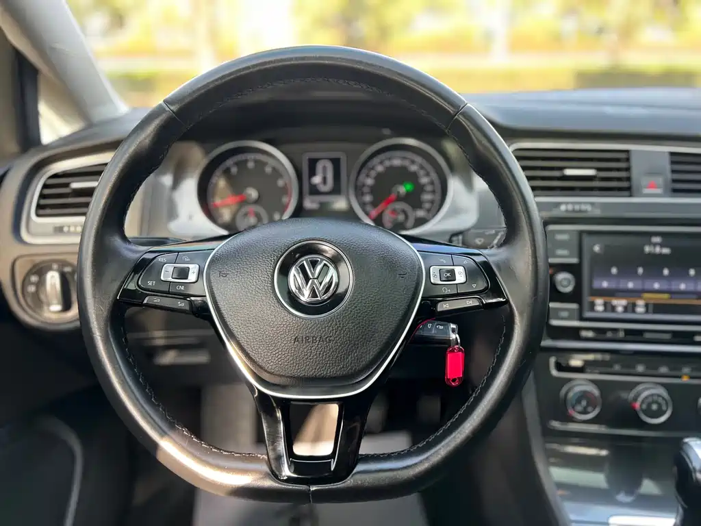 Volkswagen Golf 2019 — фото 11