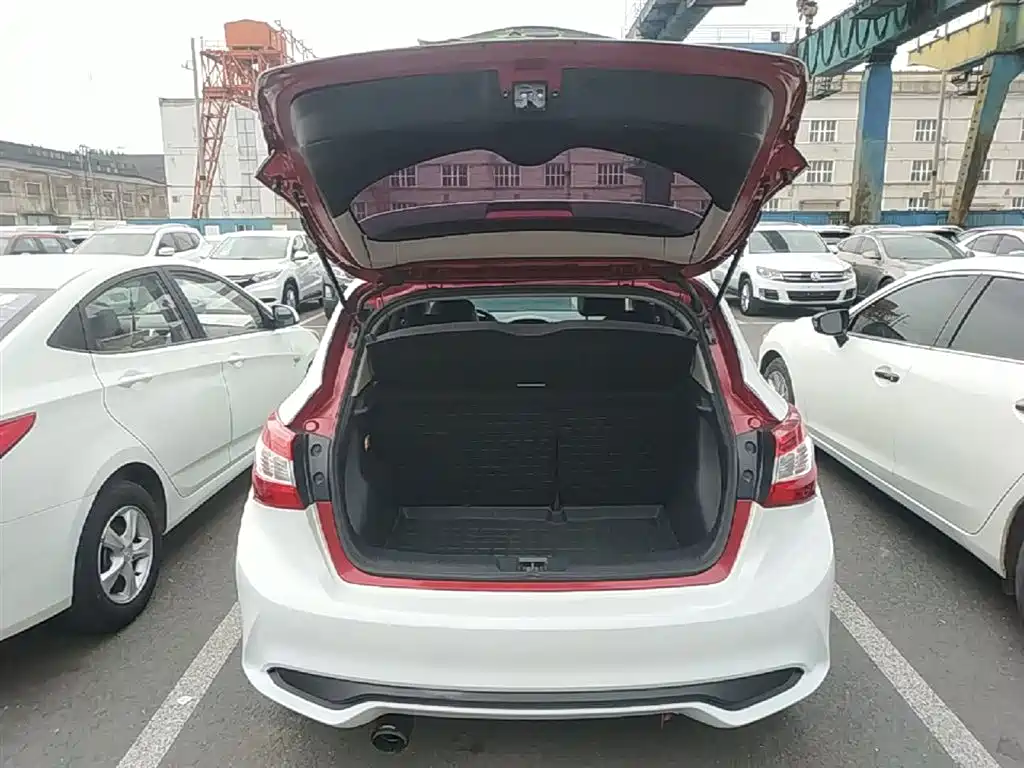 Nissan Tiida 2019 — фото 19
