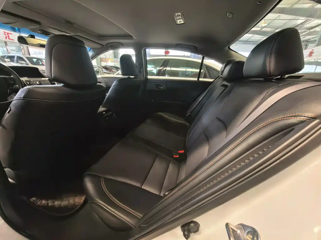 Honda Accord 2017 — фото 10