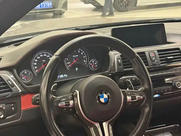 BMW M4 2016