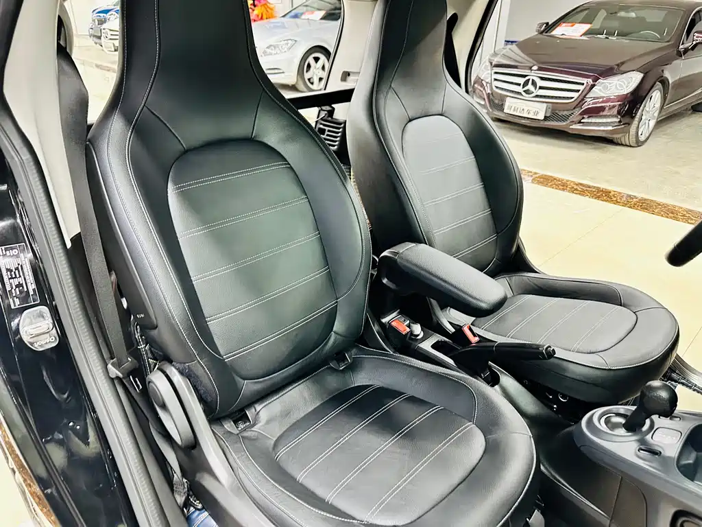 smart Fortwo 2018 — фото 28
