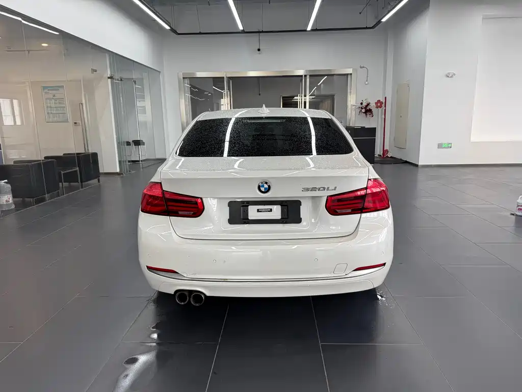 BMW 3 Series 2019 — фото 3