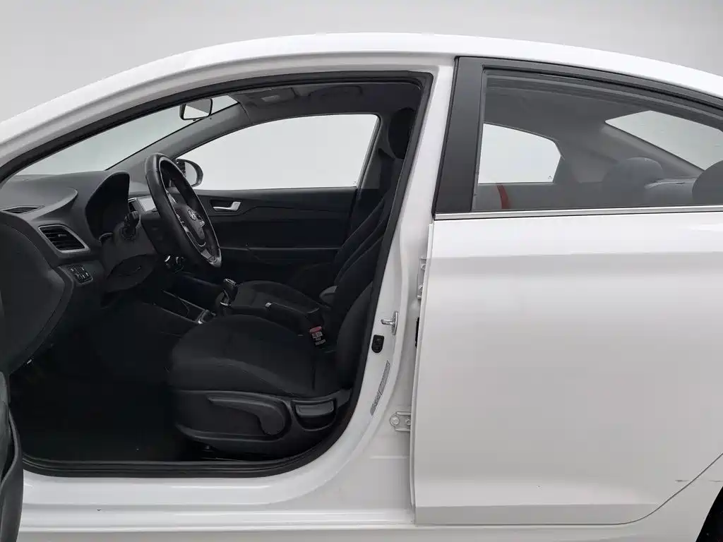 Hyundai Verna 2021 — фото 10