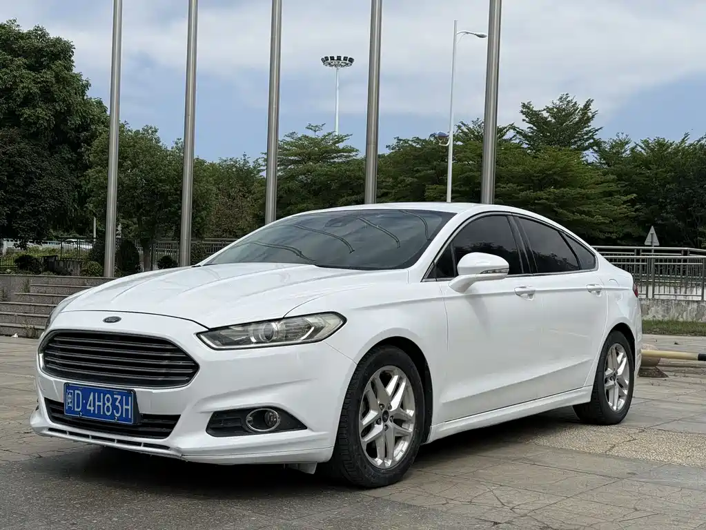 Ford Mondeo 2015 — фото 1