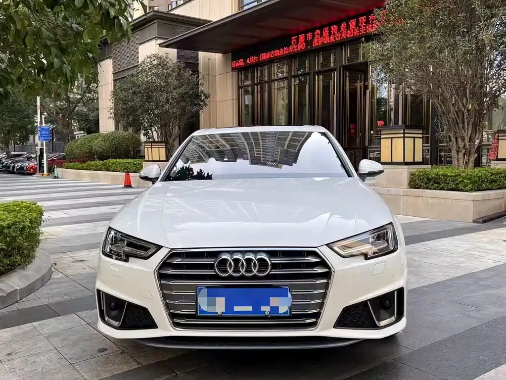 Audi A4L 2019
