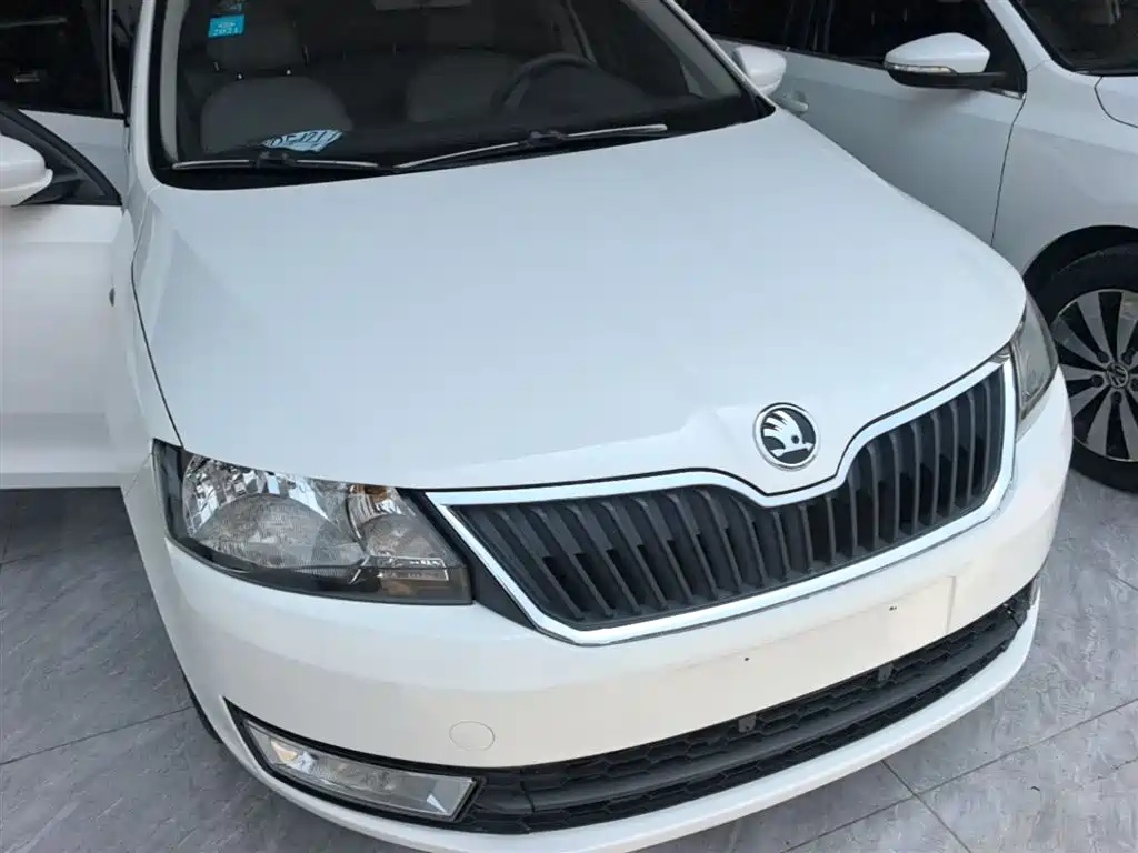 Skoda Rapid 2017 — фото 4