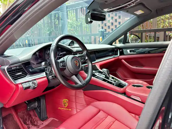 Porsche Panamera 2023
