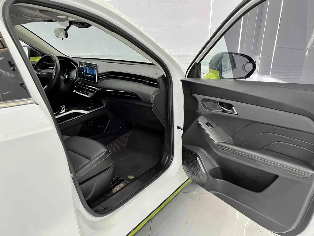 Haval Red Rabbit 2022 — фото 18