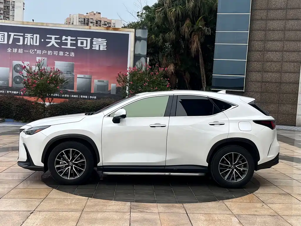 Lexus NX 2023 — фото 14