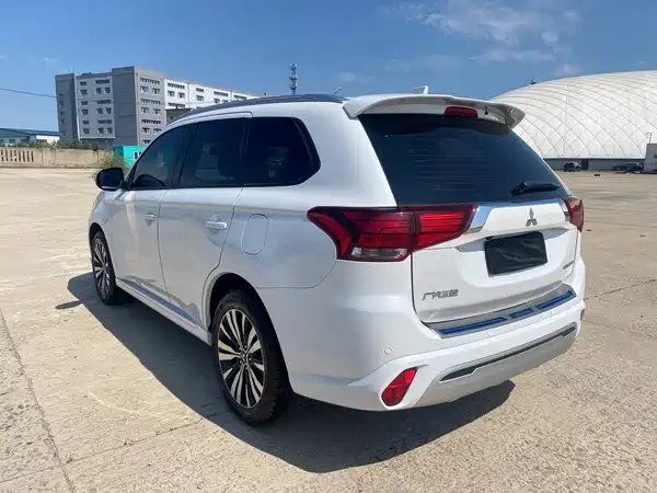 Mitsubishi Outlander 2022