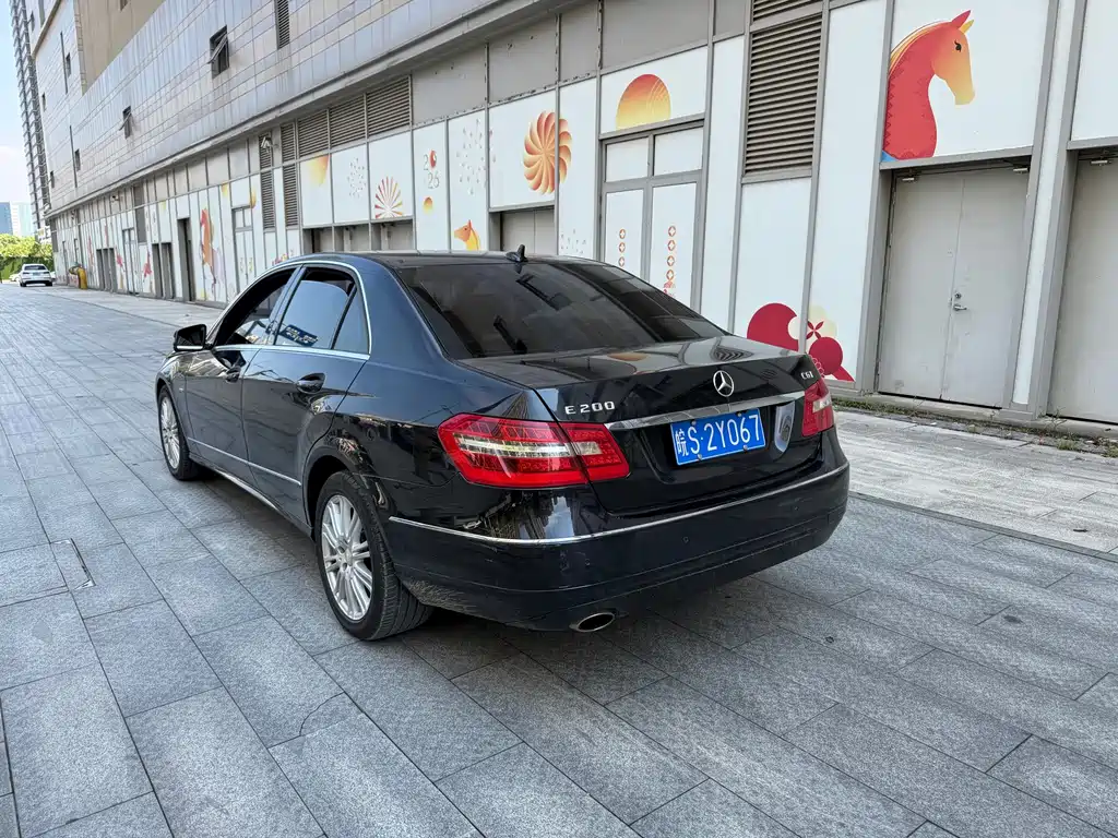 Mercedes-Benz E-Class 2010