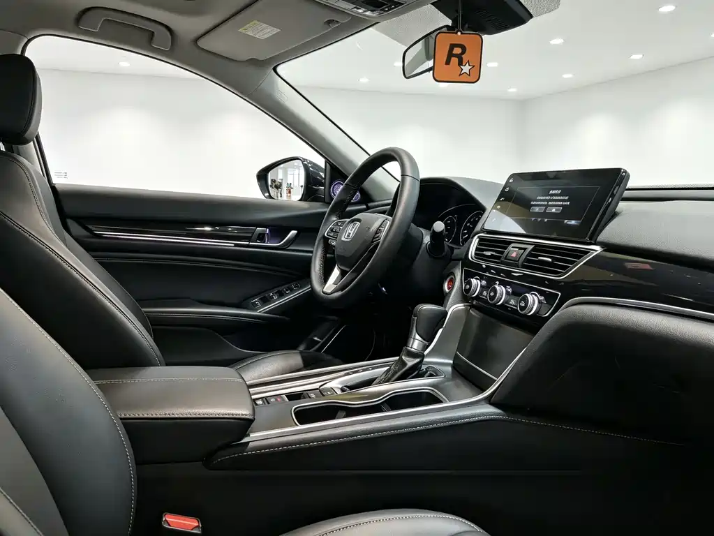 Honda Accord 2022 — фото 10