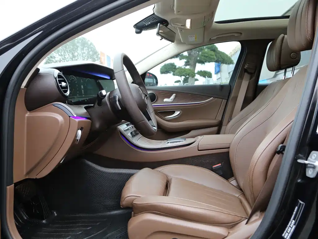 Mercedes-Benz E-Class 2021 — фото 14