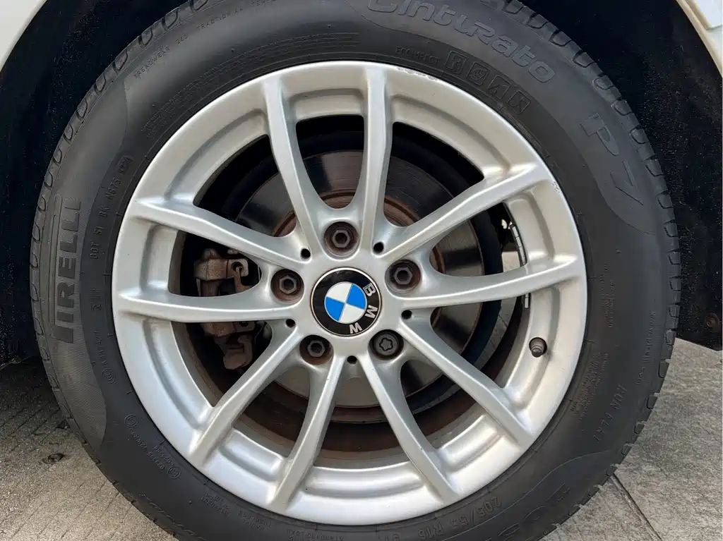 BMW 1 Series 2017 — фото 14