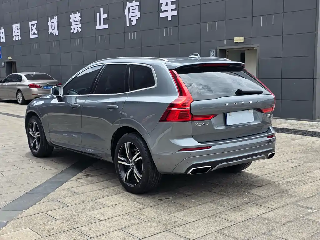 Volvo XC60 2018 — фото 6