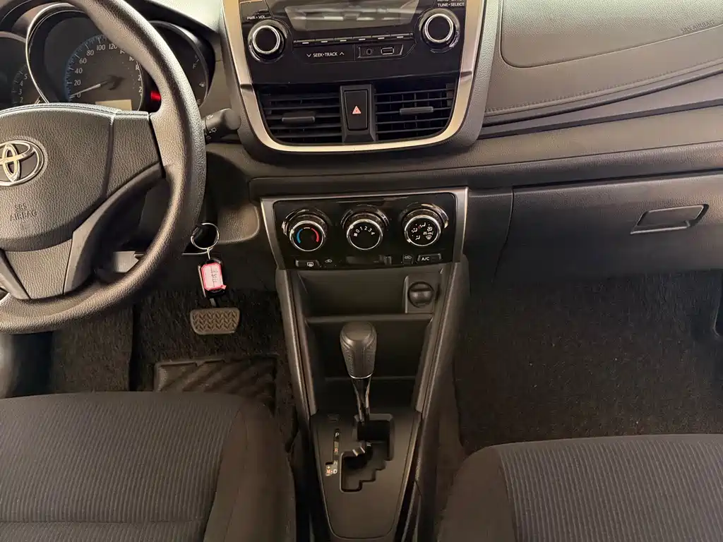 Toyota Yaris L 2018 — фото 23