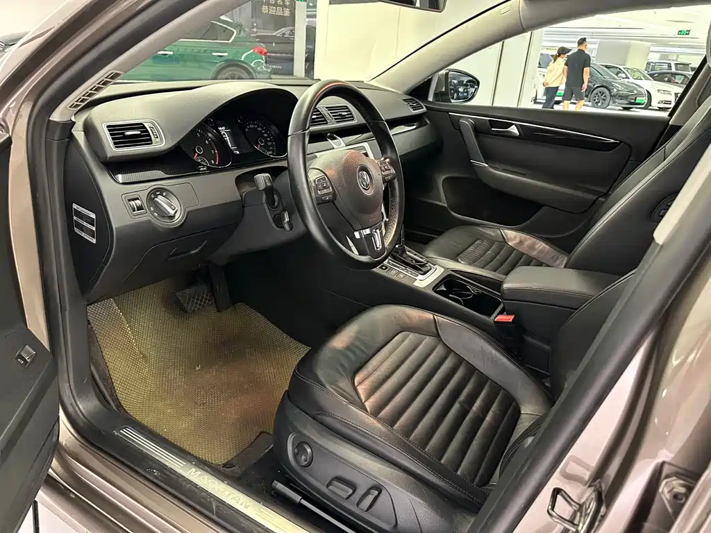 Volkswagen Magotan 2013