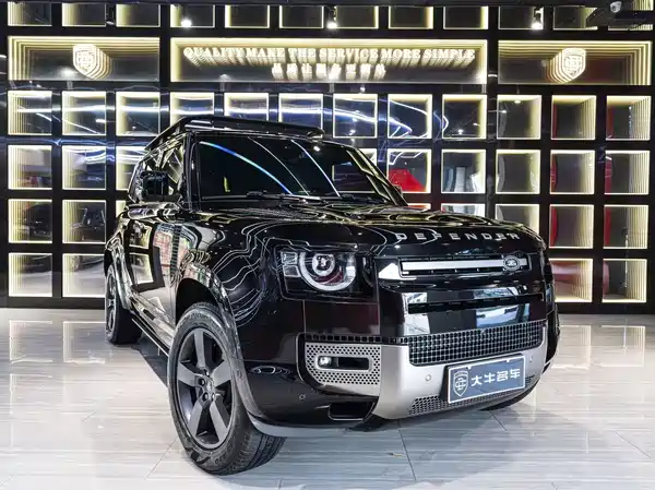 Land Rover Defender 2025