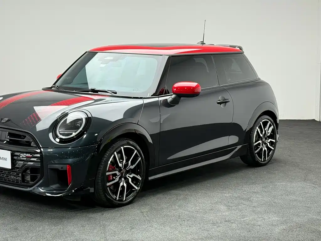 MINI JCW 2025 — фото 6