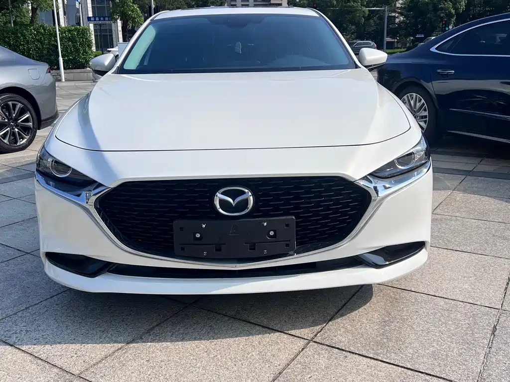 Mazda 3 Axela 2024