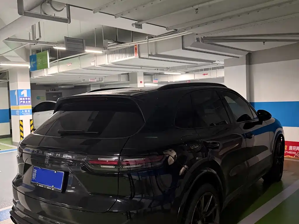 Porsche Cayenne 2022