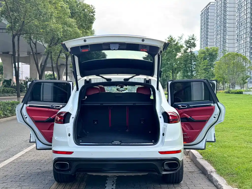 Porsche Cayenne 2015 — фото 11