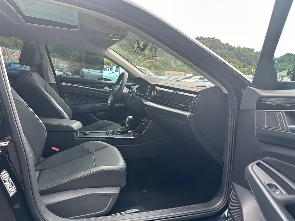 Volkswagen Passat 2025