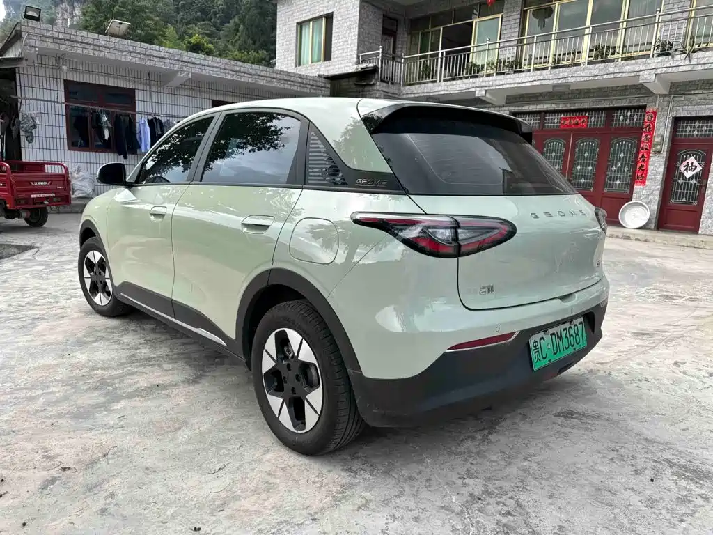 Geely Galaxy Starwish 2025 — фото 4