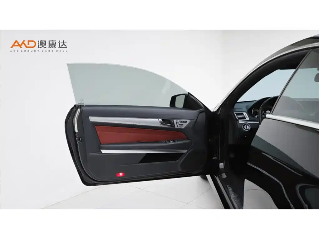 Mercedes-Benz E-Class 2015 — фото 10