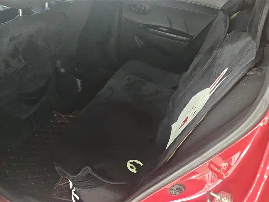 Toyota Yaris L 2018 — фото 11