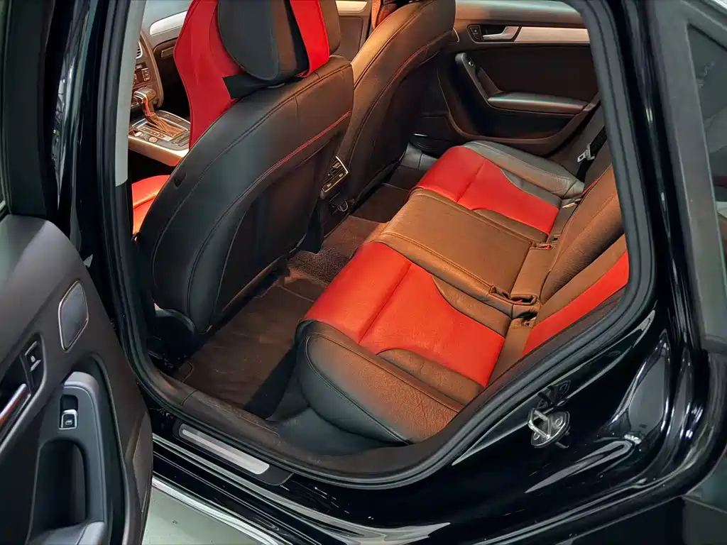 Audi A4L 2015