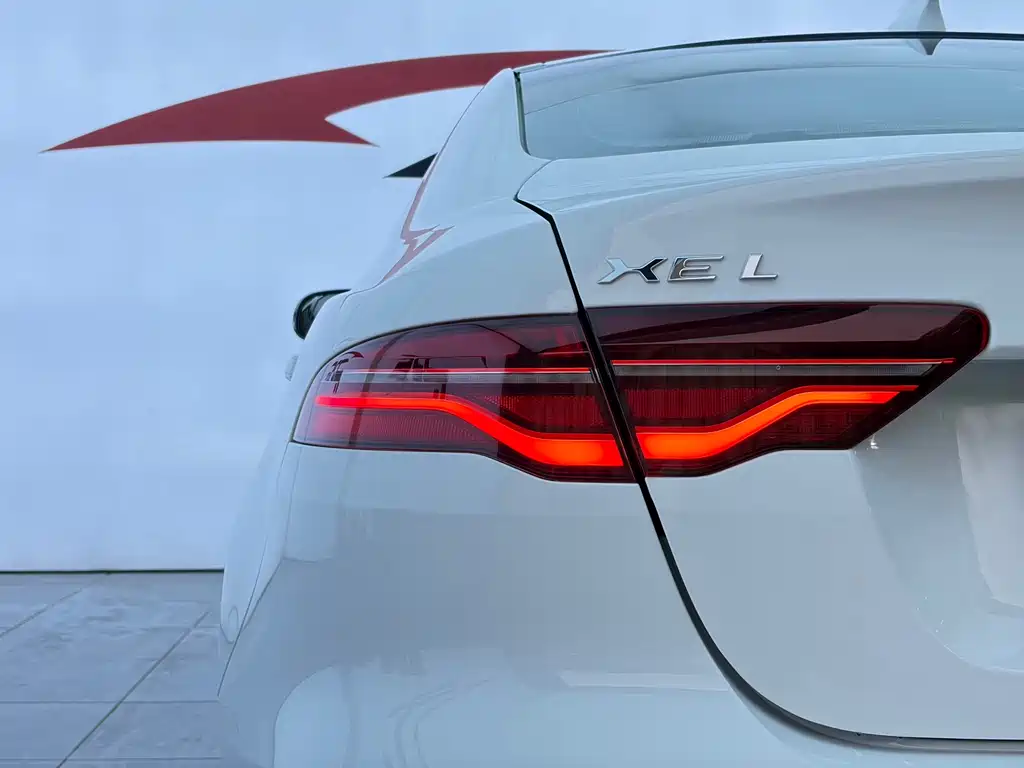 Jaguar XEL 2021 — фото 22